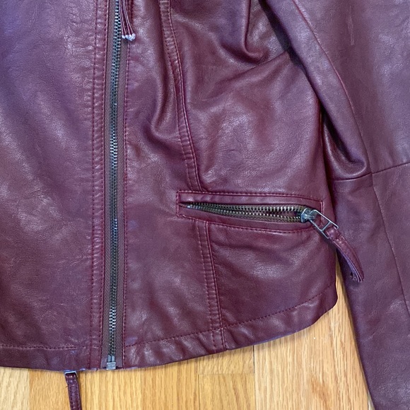 Faux leather jacket, infinity scarf included - Picture 2 of 4